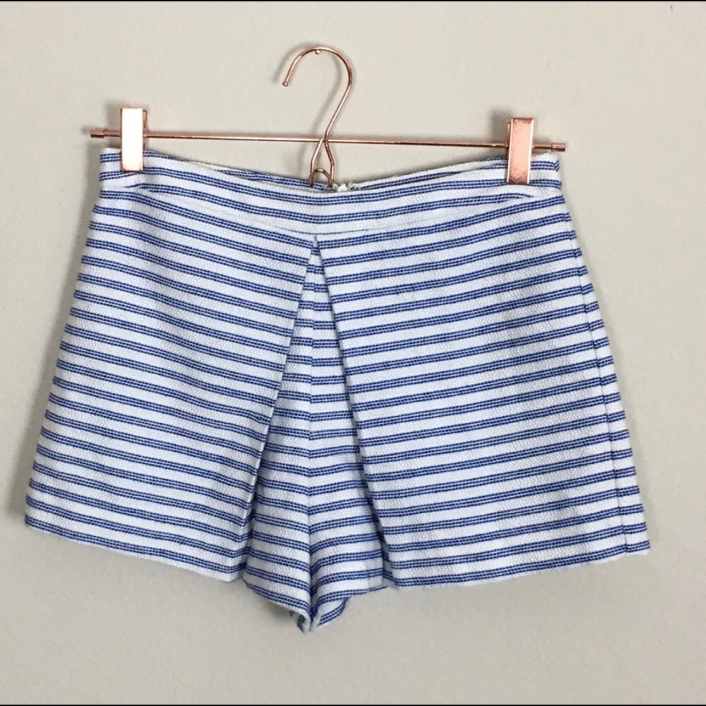 BNWT BCBG Nautical Navy and White Striped Shorts